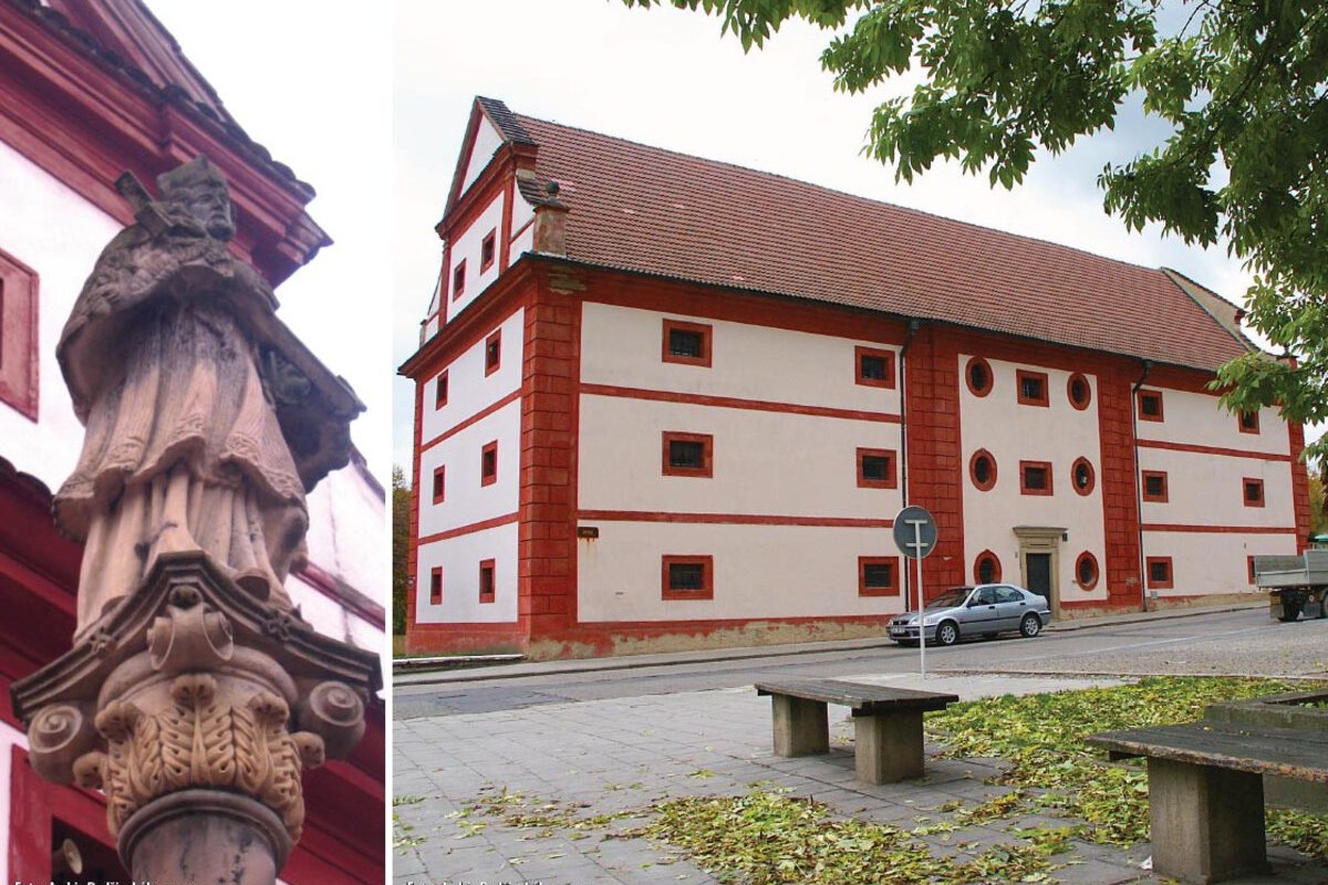 Špýchar a socha sv. Jana Nepomuckého