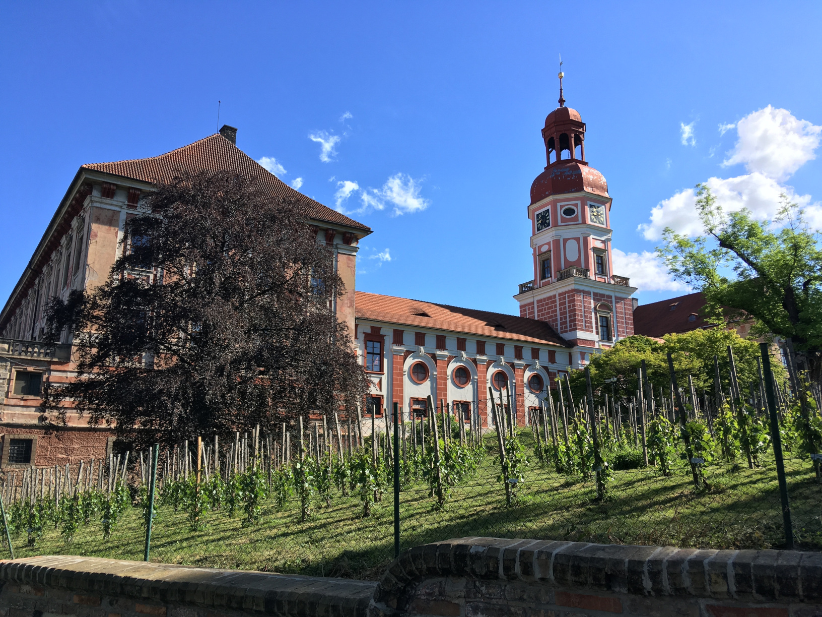 Lobkowiczký zámek a románský hrad